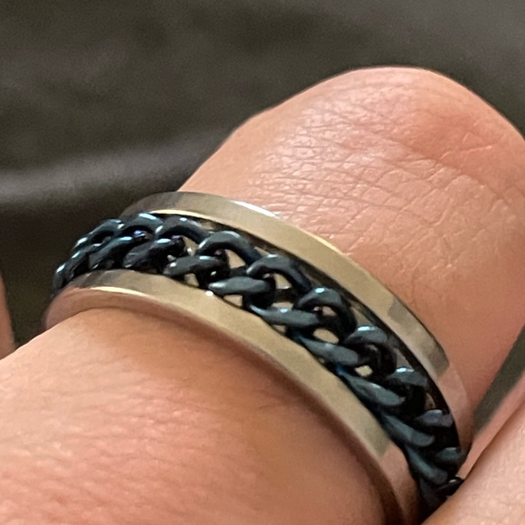 Men’s Blue Fidget Spinner Ring stainless steel with blue chain link spinner ring - Picture 5 of 5